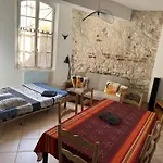 Arles Appartement En Plein Centre Historique